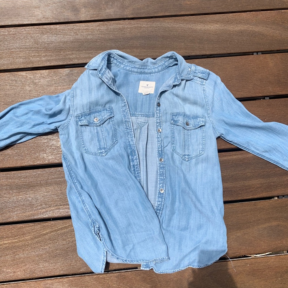 American eagle boyfriend fit button down shirt